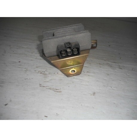REGOLATORE DI TENSIONE PIAGGIO LIBERTY LE 125 2002 2003