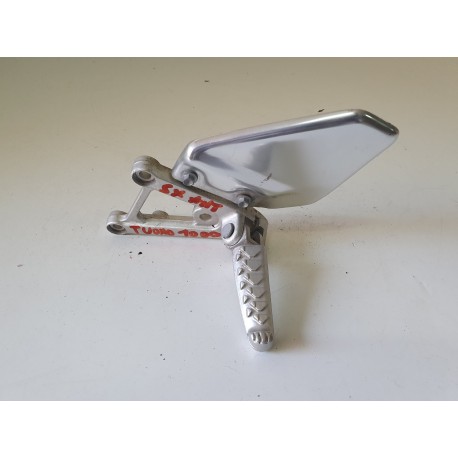 PEDANA ANTERIORE DESTRA APRILIA TUONO 1000 2003 2004
