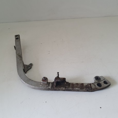 STAFFA INFERIORE SUPPORTO MOTORE HONDA VF 500 F 1984 1985