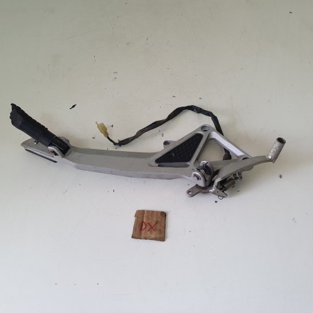 PEDANA SUPPORTO PEDALINO ANTERIORE DESTRA HONDA HORNET 600 2004