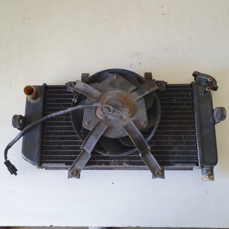 RADIATORE ACQUA ELETTROVENTOLA YAMAHA TDM 900 2002 2010 2011 2012 2013 2014