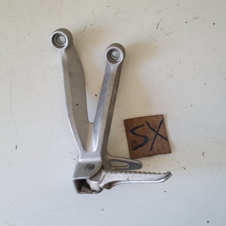 PEDANA PEDALINO POSTERIORE SINISTRA SUZUKI GSX R 600 2001 2002 2003