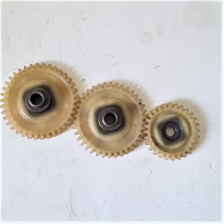 INGRANAGGIO INGRANAGGI POMPA OLIO YAMAHA TDM 900 2002 2004 2014