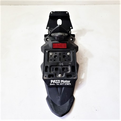 PARAFANGO POSTERIORE PORTATARGA BENELLI ZENZERO 350 2011 2015