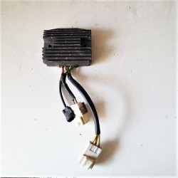 REGOLATORE DI TENSIONE PIAGGIO BEVERLY 300 2013 2014